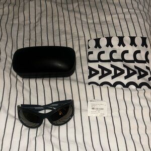 MARC JACOBS WRAP AROUND SUNGLASSES/ Dark TeaL Sunglasses with Case